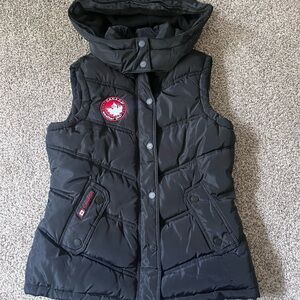 Canada Weather Gear Dark Puffer Vest with Logo. NWOT. Size M.